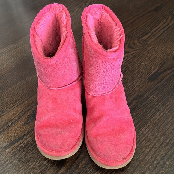 Hot pink size 5 UGGs, EUC! - Picture 2 of 9